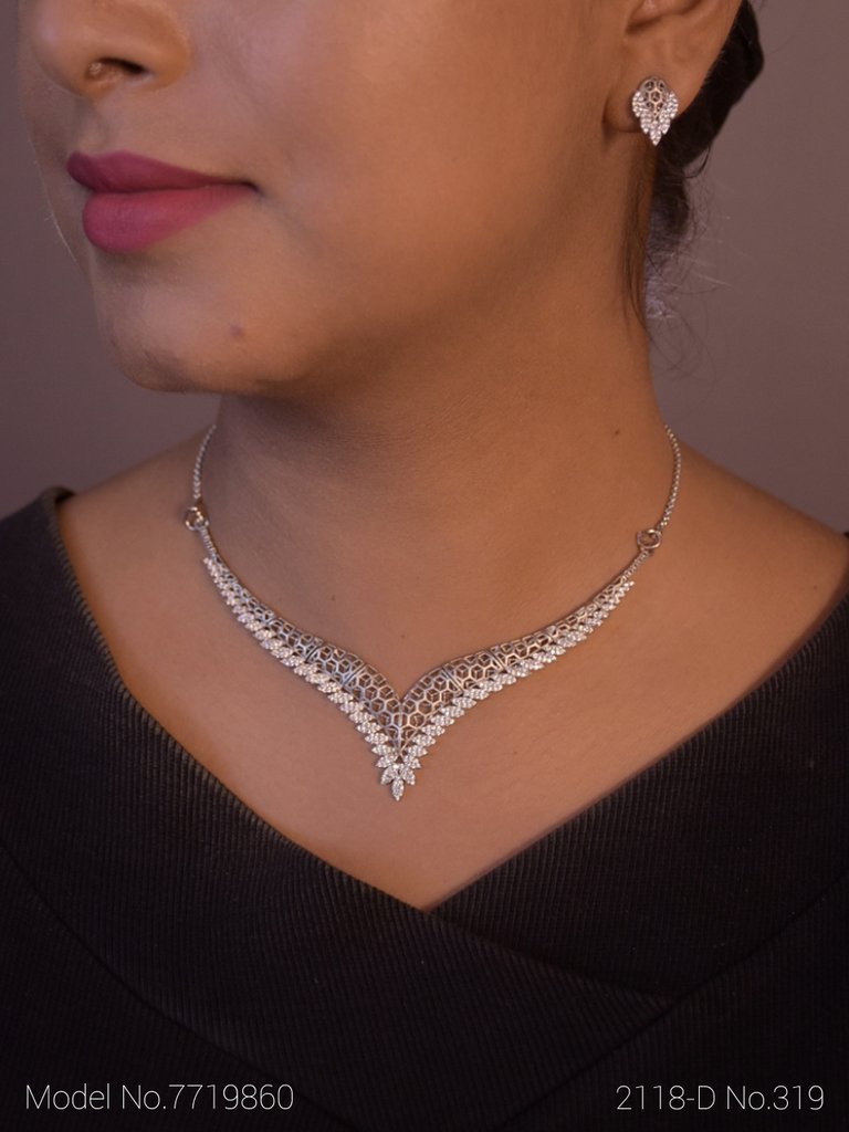 Necklace contains a Back Chain which beautifully made
